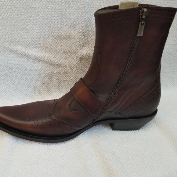 Exquisite pair of mens cowboy boots. Leather. New and unworn. - Picture 5 of 12